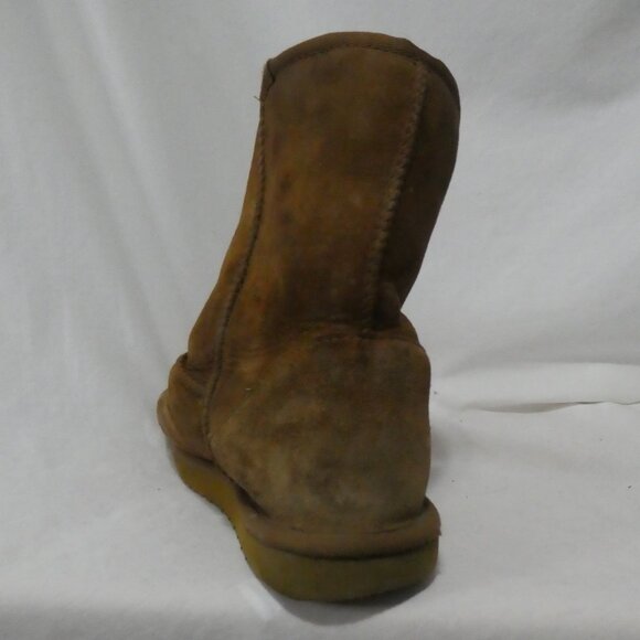 Unbranded | size 7 | Brown Ankle Boots with Plush Interior - Picture 4 of 13
